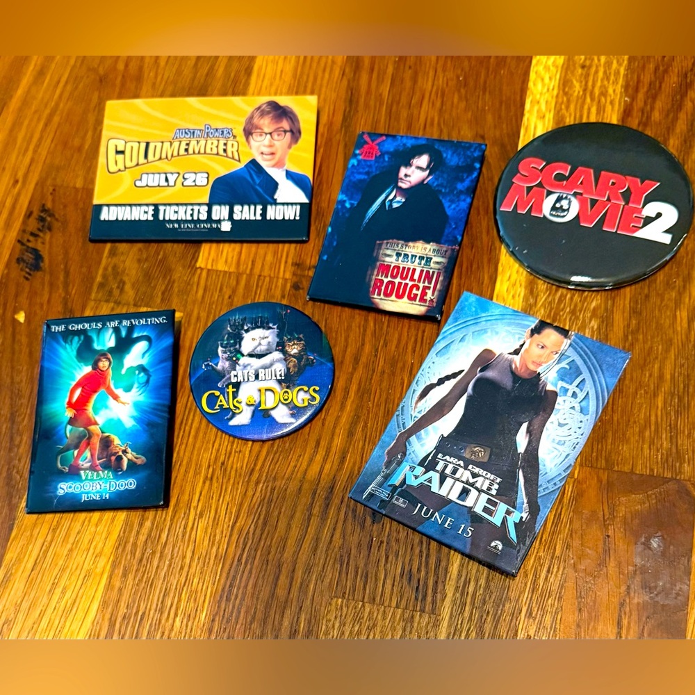 Movie theater collectible Lapel pins lot 2001-2002 tomb raider moulin rouge
